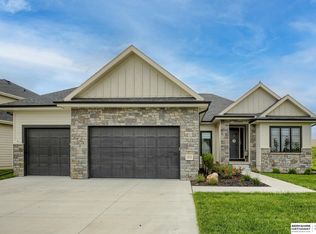 18333 Cheyenne Rd, Omaha, NE 68136