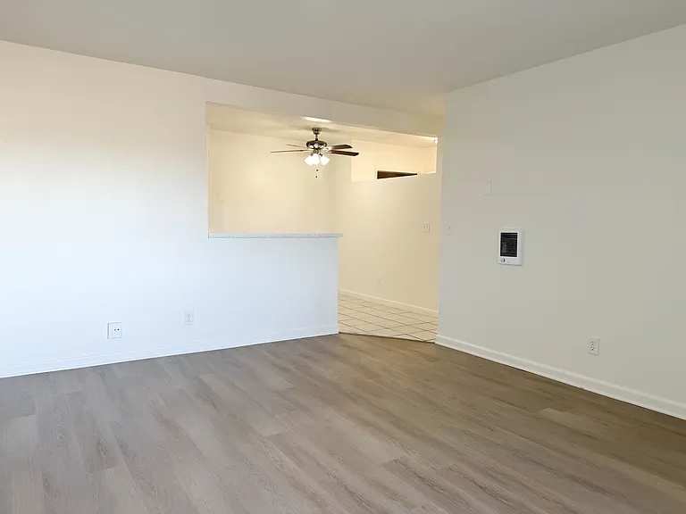 Woodland Terrace Apartments — Photo 15