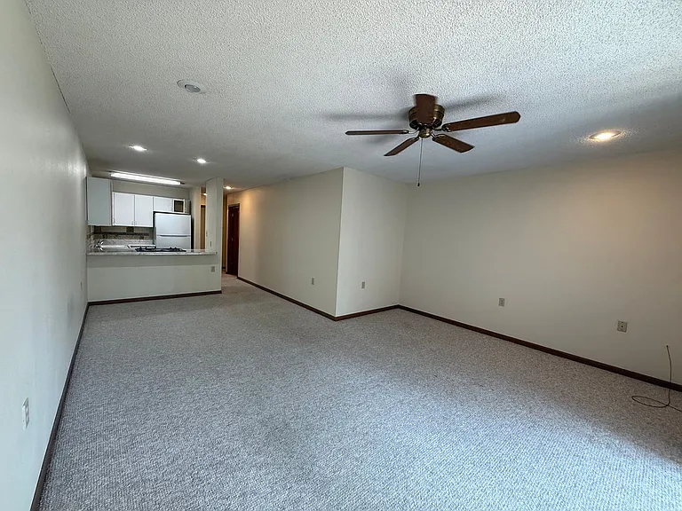 1633-1645 N Country Club Rd — Photo 17