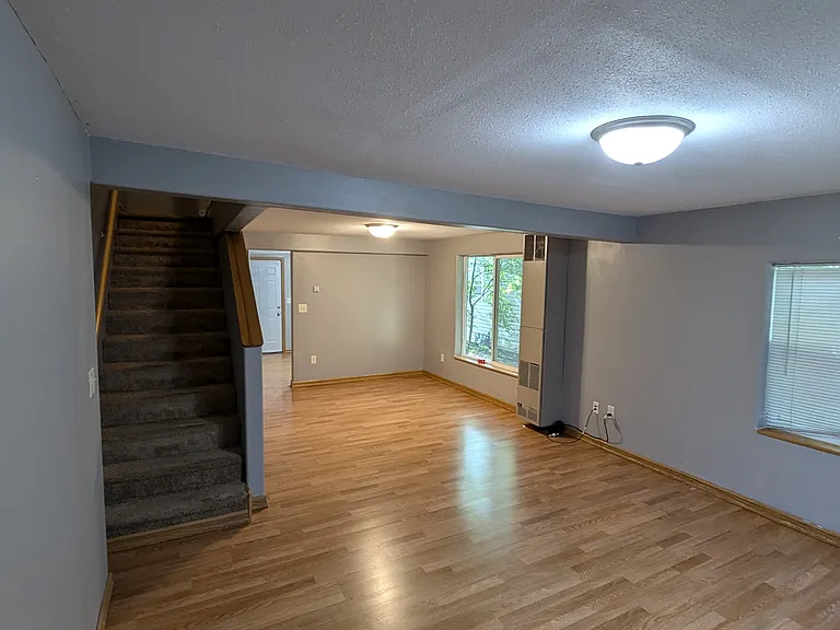 402 Central Ave SE #B — Photo 1