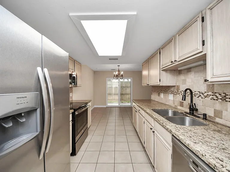 7821 Theissetta Dr #141 — Photo 7