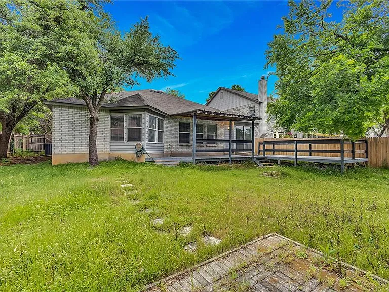908 Dogwood Trl — Photo 13
