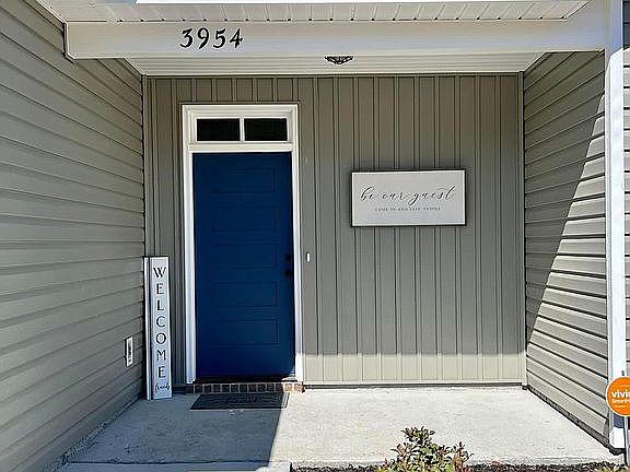 3rd image of 3954 Bettys Pl