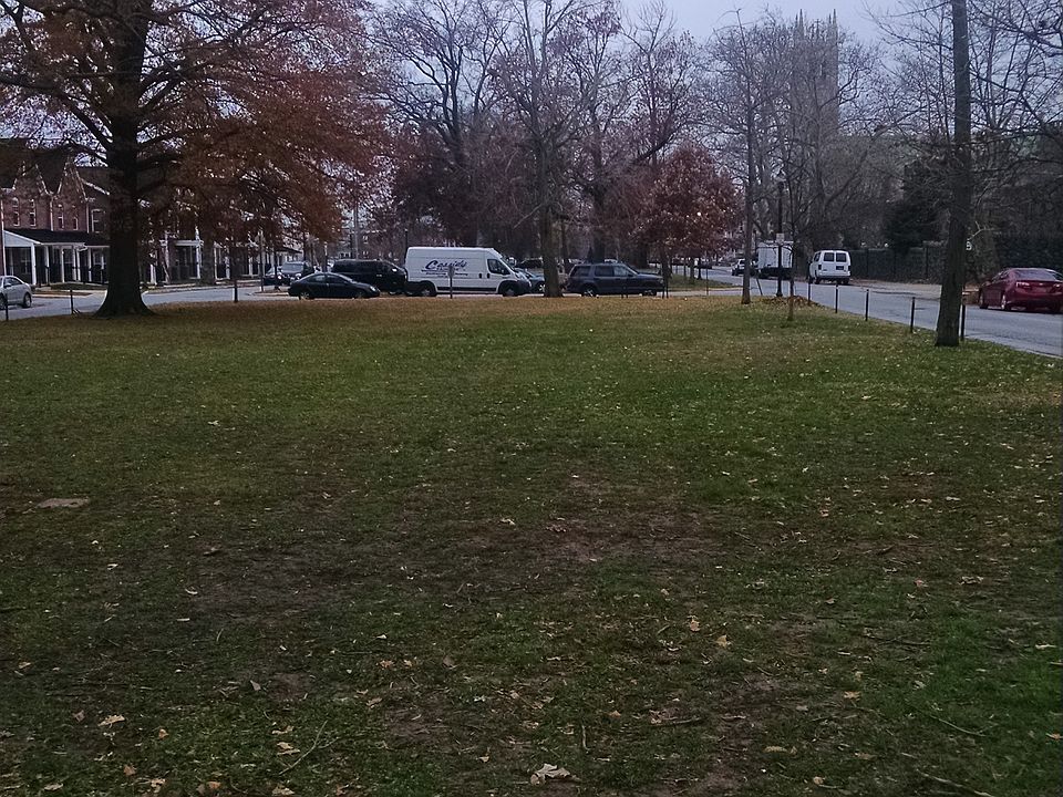 2nd image of 519 N Bancroft Pkwy