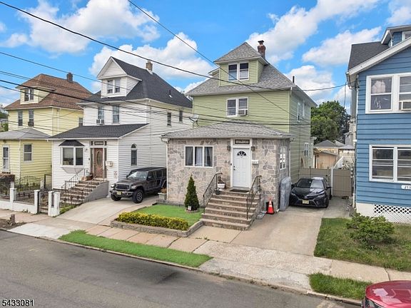 3rd image of 269 18Th Ave