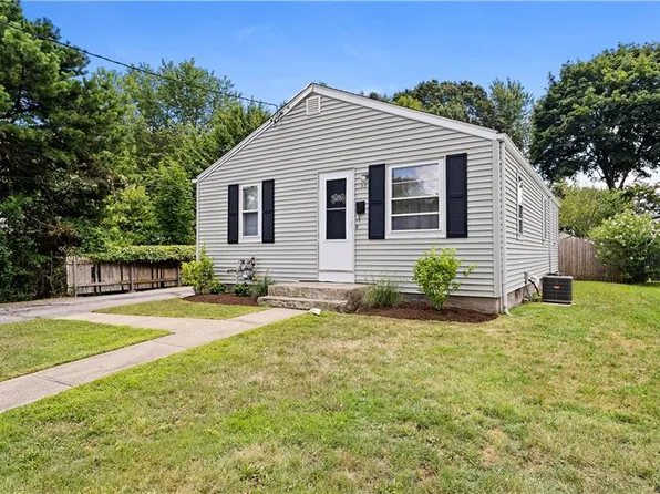 92 Falcon Ave, Warwick, RI 02888