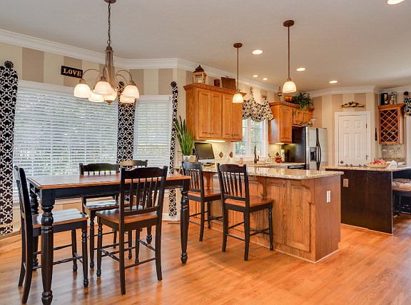 5th image of 4212 Long Cove Dr