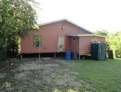 2nd image of 512 N San Horacio Ave