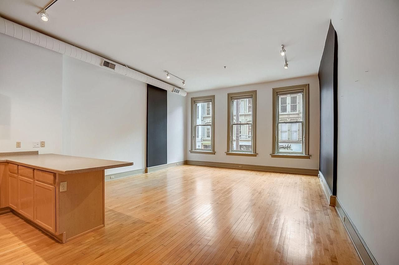 715 North Milwaukee STREET UNIT 204, Milwaukee, WI 53202 Zillow