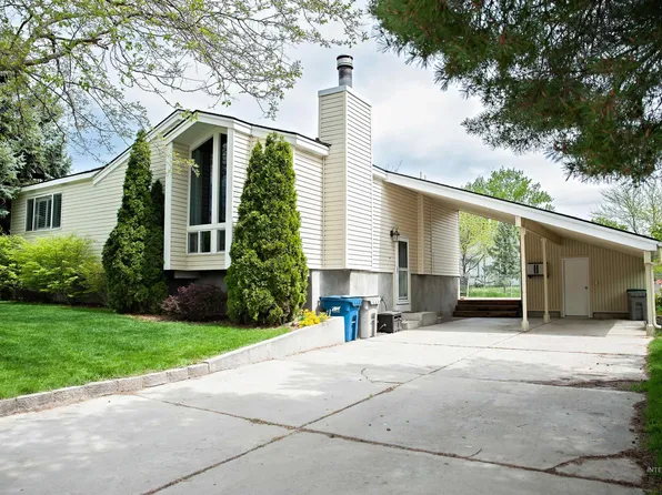 7836 W Hummel Dr, Boise, ID 83709