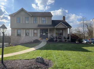 315 Meadow Wood Dr, Plum, PA 15239