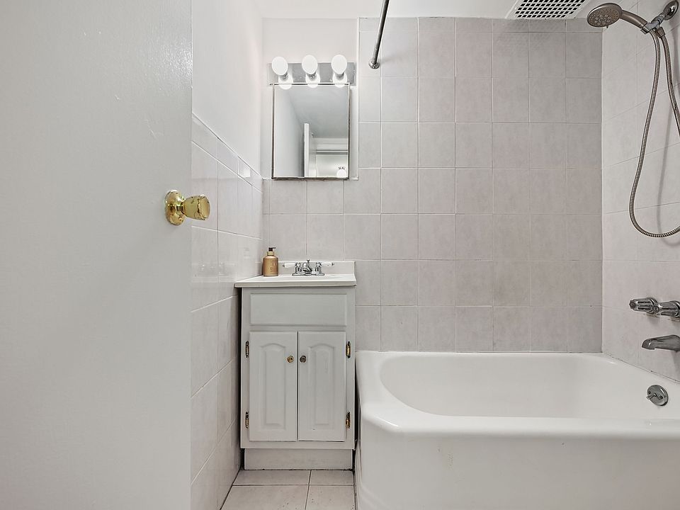 1st image of 219 Clinton Ave APT 1R