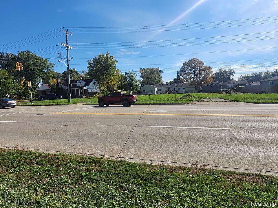 15 Mile Rd, photo 12