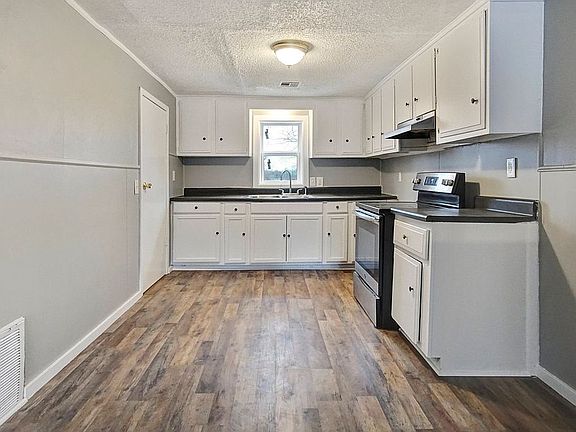 4th image of 1635 NE 34th St