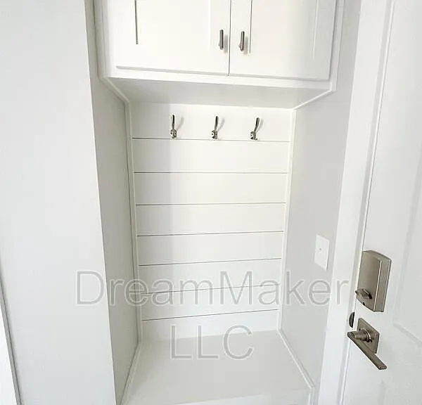 5329 E Maple Rd — Photo 13
