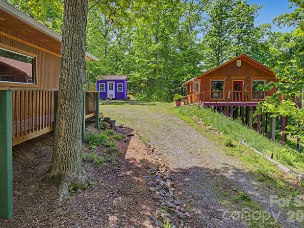 288 Rebel Dr, Hot Springs, NC 28743
