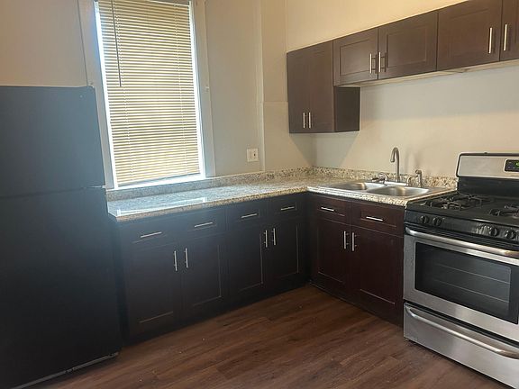 2nd image of 10757 S Edbrooke Ave Floor 1