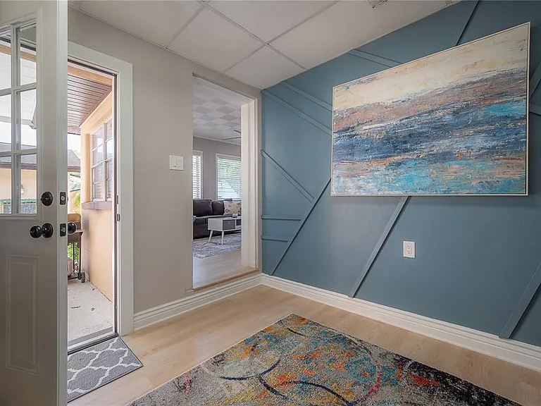 2916 W Collins St — Photo 29