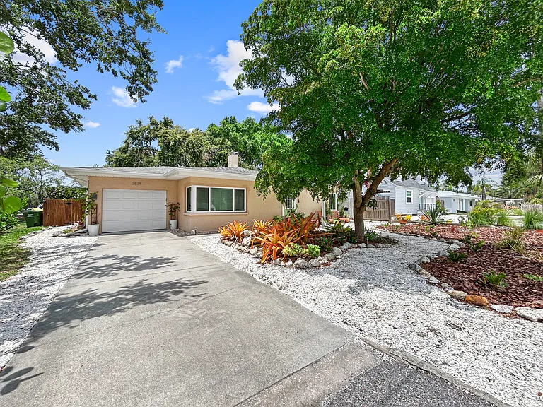 3829 Chapel Dr — Photo 31
