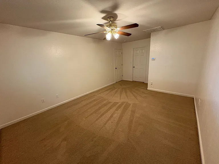 4704 W Rialto Ave — Photo 7