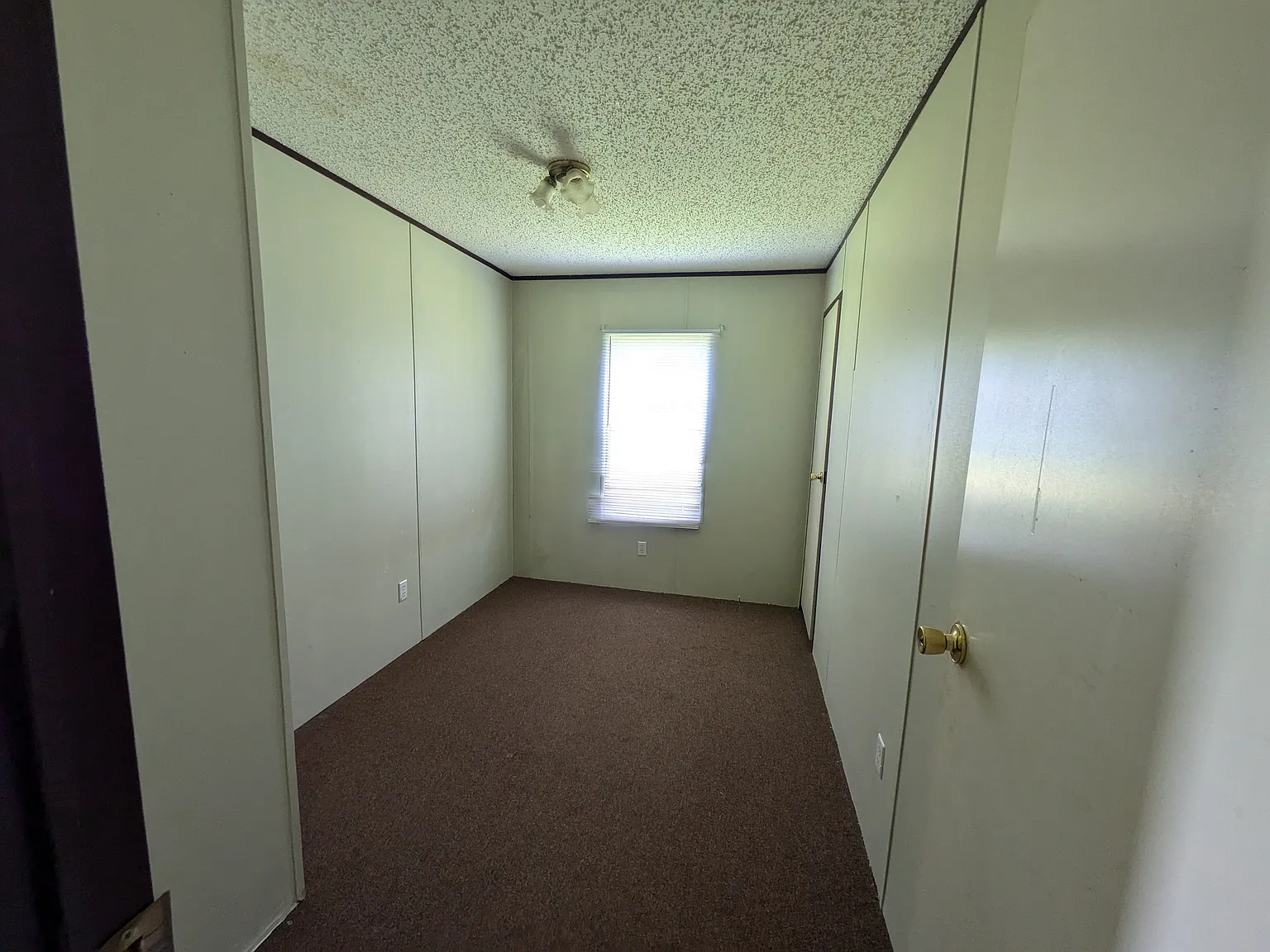 1009 Baskin Ln — Photo 3