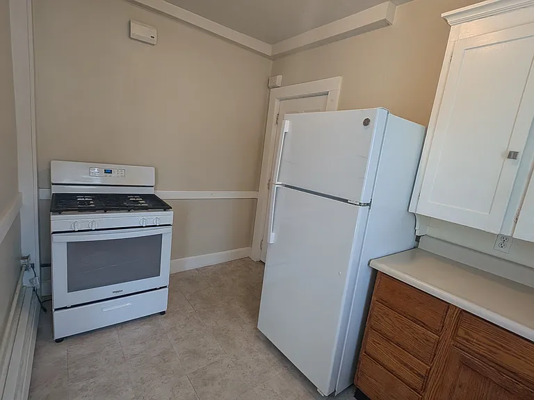 60 W Central St #3 — Photo 2