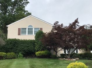192 Maple Point Dr, Langhorne, PA 19047