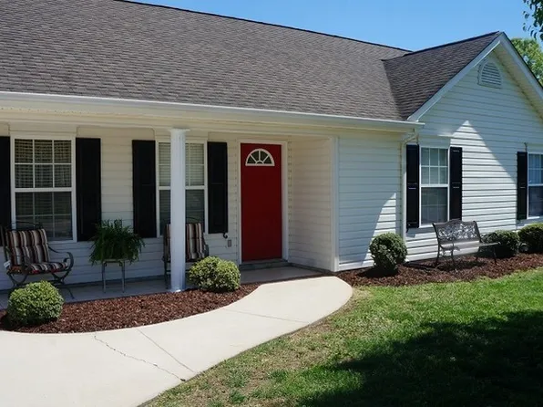 107 Holli Ln, Rossville, GA 30741