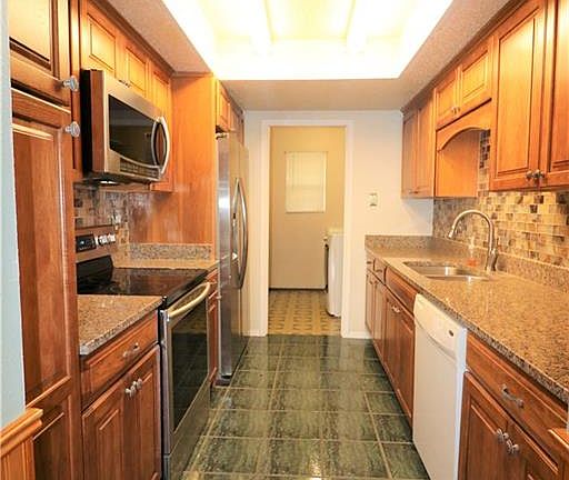 5th image of 2107 Ruiz Dr