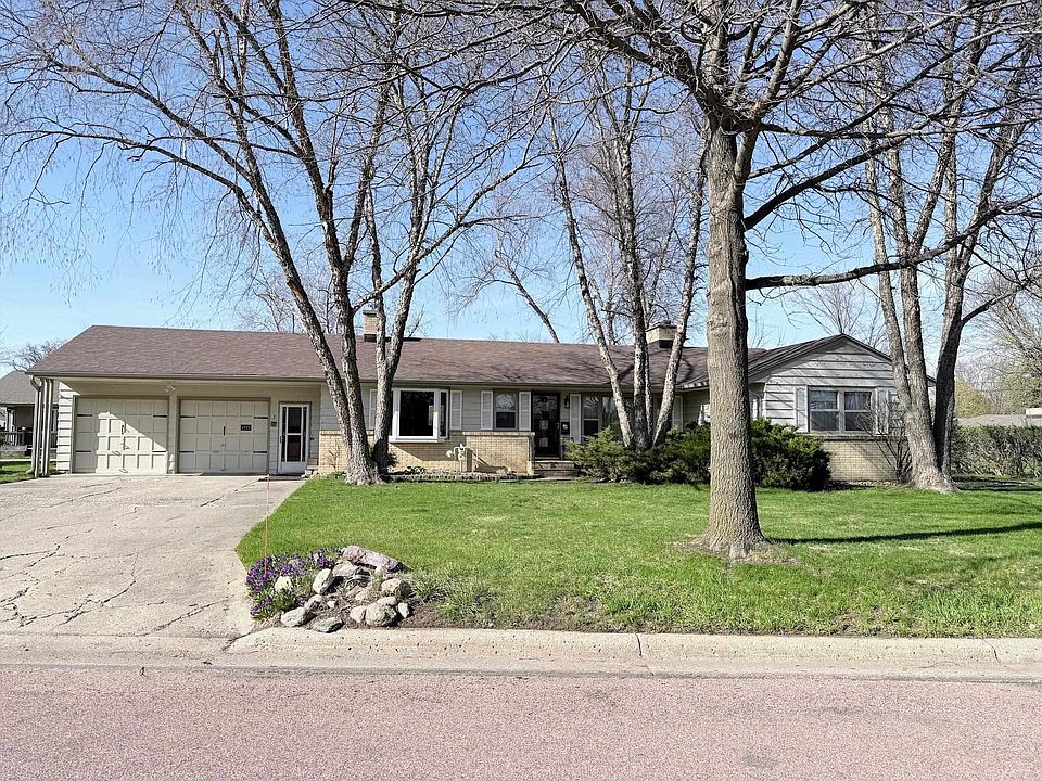 1st image of 1111 Breezy Meadow Ln