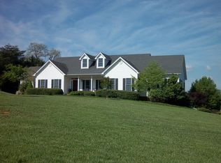 2495 Country Club Rd, Troutville, VA 24175