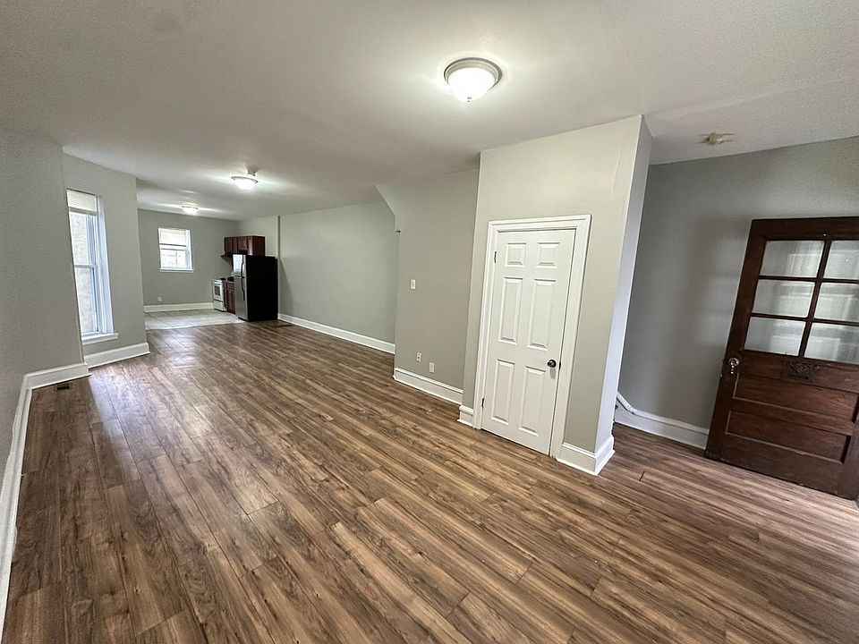 1st image of 440 W Fisher Ave