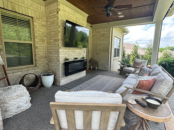 5th image of 929 Redstone Ln