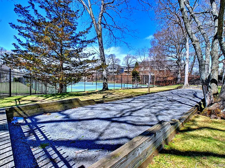 44 Fox Hill Dr — Photo 45