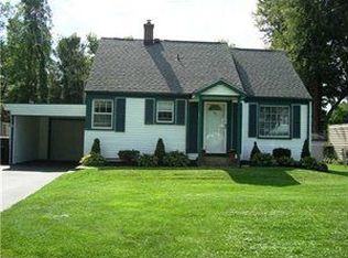 95 Cadman Dr, Williamsville, NY 14221