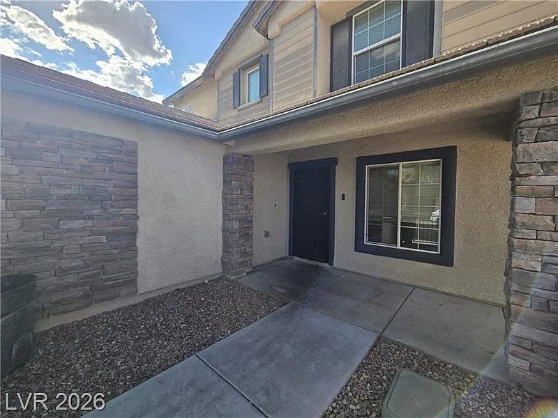 3 bed, 2530 sqft, $2,595 — Photo 2