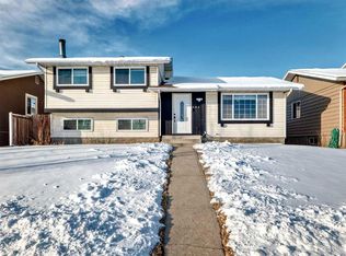 584 S Whiteridge Way NE, Calgary, AB T1Y 2Y5