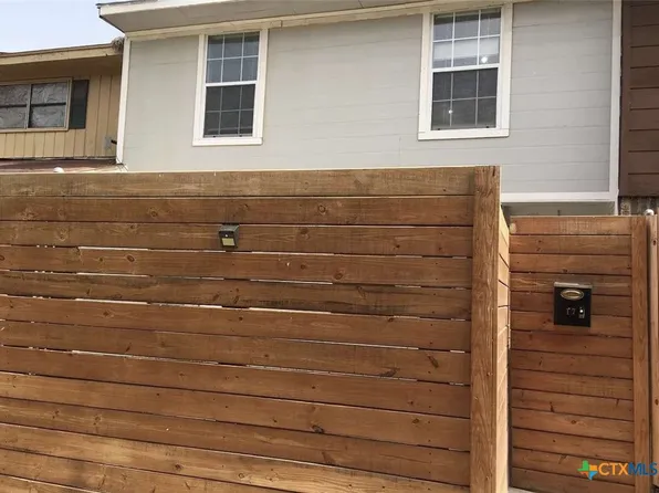 1905 N Ben Wilson St APT 17, Victoria, TX 77901