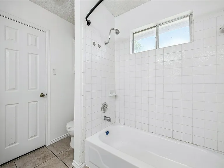 3204 Blazing Star Trl — Photo 10
