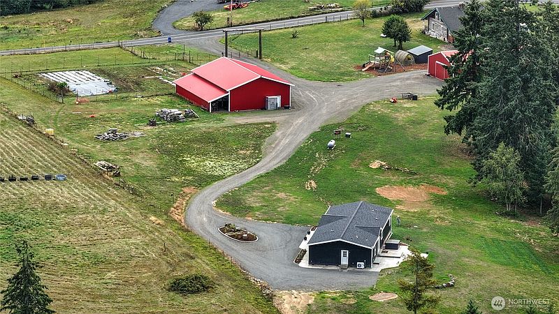 3rd image of 203 Oppelt Road