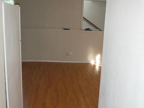 4th image of 213 10th St APT B
