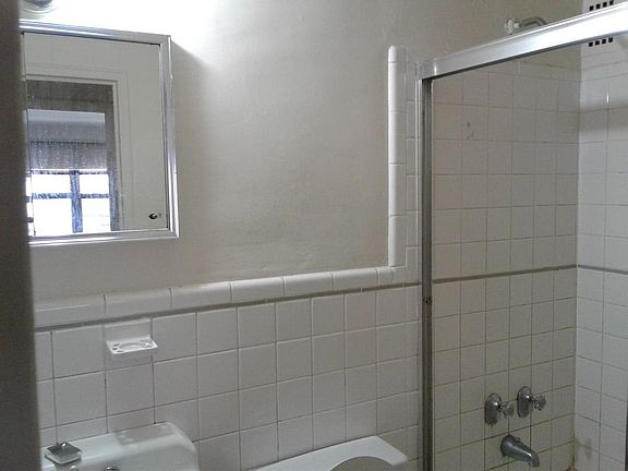 5th image of 6115 97th St APT 3N