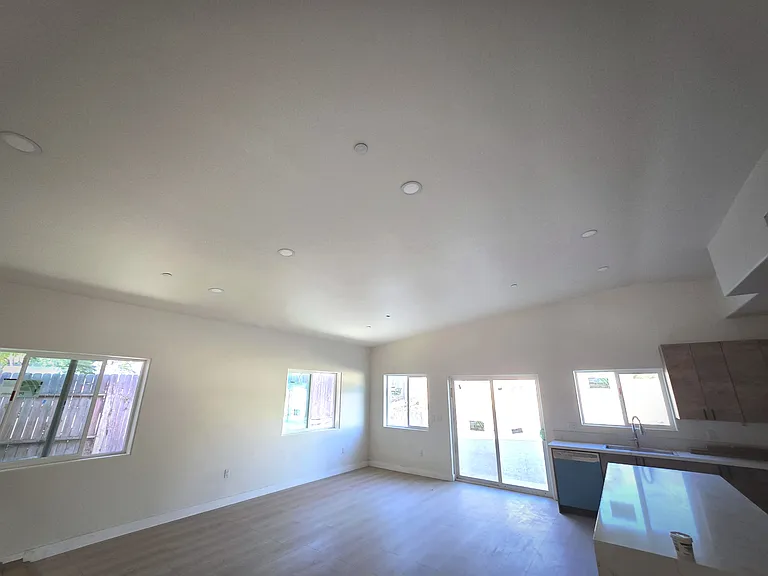 14382 Poway Rd — Photo 4