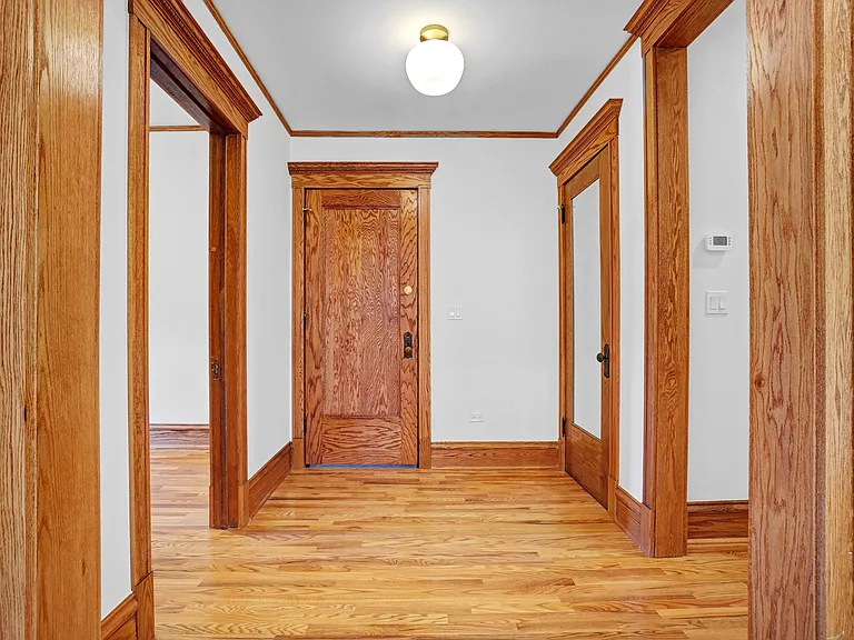 1233 N Hoyne Ave #1 — Photo 18