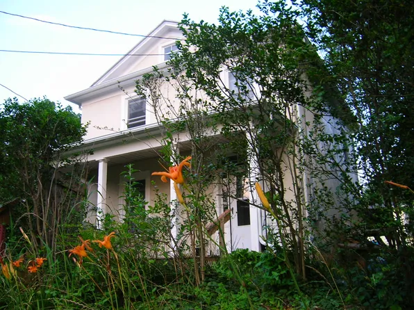 710 1st St S, Charlottesville, VA 22902