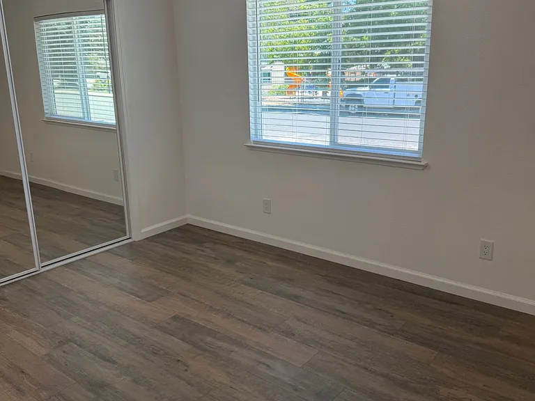 560 Edgewood Dr — Photo 4