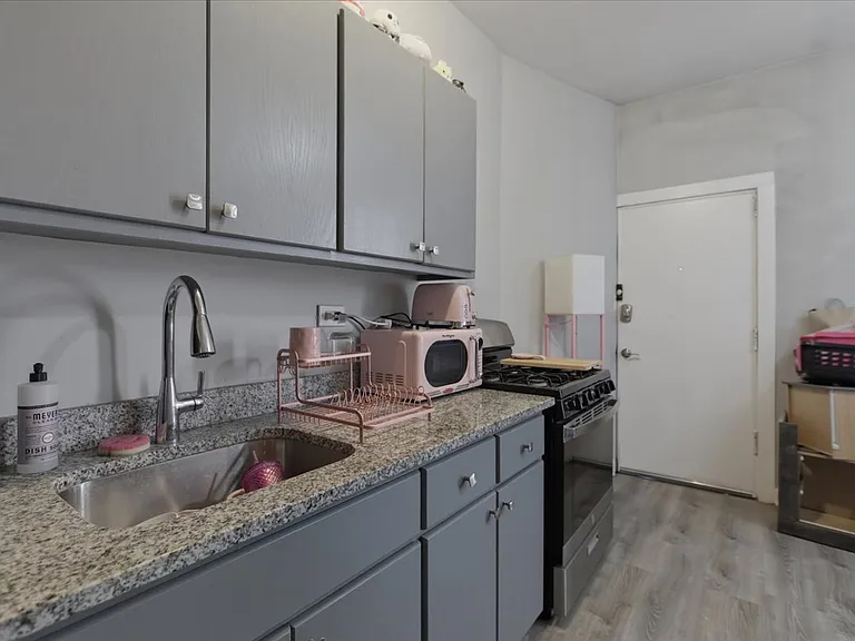 5018 S Blackstone Ave #202 — Photo 3