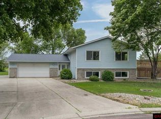 118 Martin Cir, Mankato, MN 56001