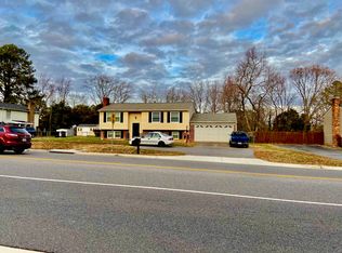 9432 Reams Rd, North Chesterfield, VA 23236