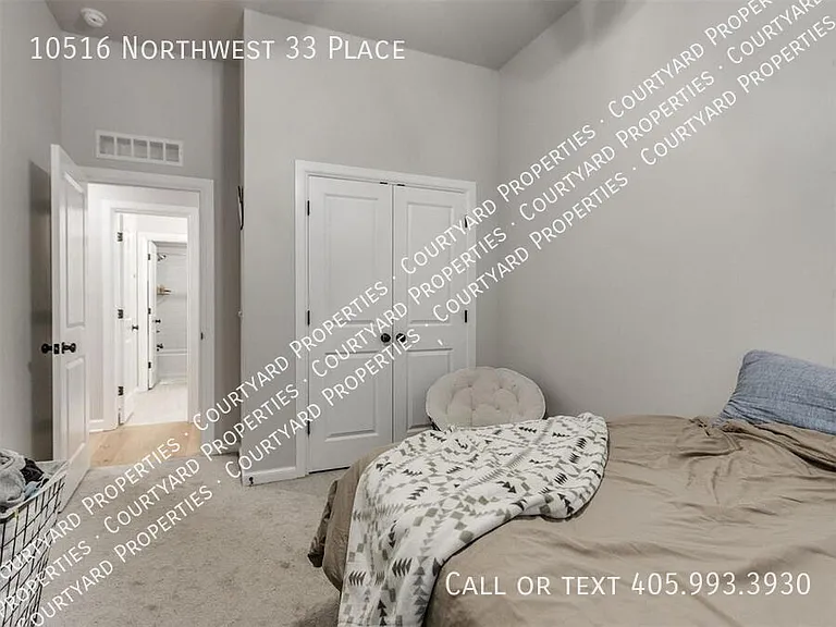 10516 NW 33rd Pl — Photo 12